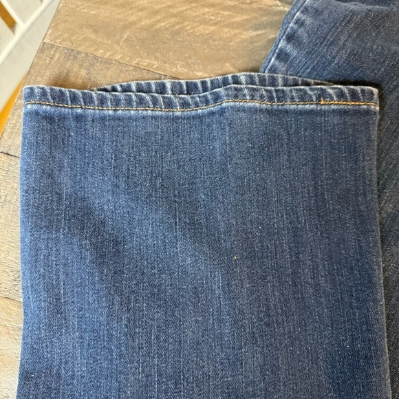 Levis 515 Women's Boot Cut Jeans Size 12 Short Medium Wash Blue Denim Pants - Picture 3 of 12